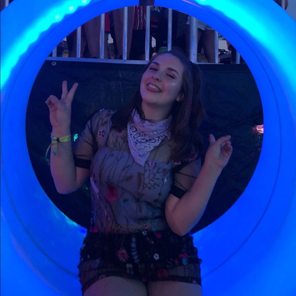 Meet your Posher, Lindsey - Picture 1 of 1